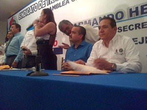 Comité. El rostro de Heráldez al momento de gritos en su contra.