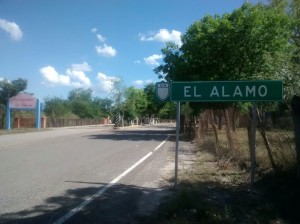 Entrada a El Álamo.