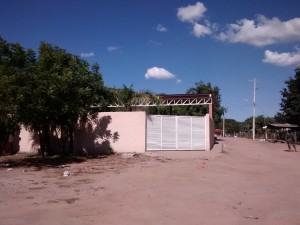 La entrada para los vehículos, Ranchito de los Burgos.